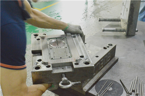 河南注塑模具厂